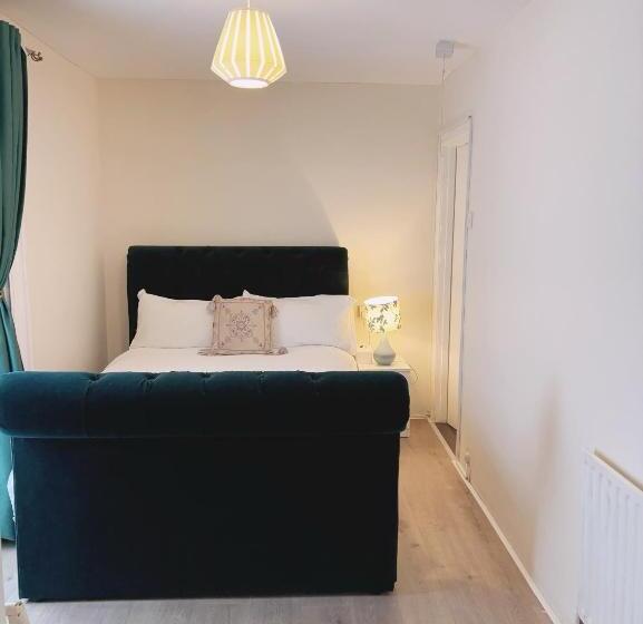 ベッドアンドブレックファースト Mulgrave Lodge