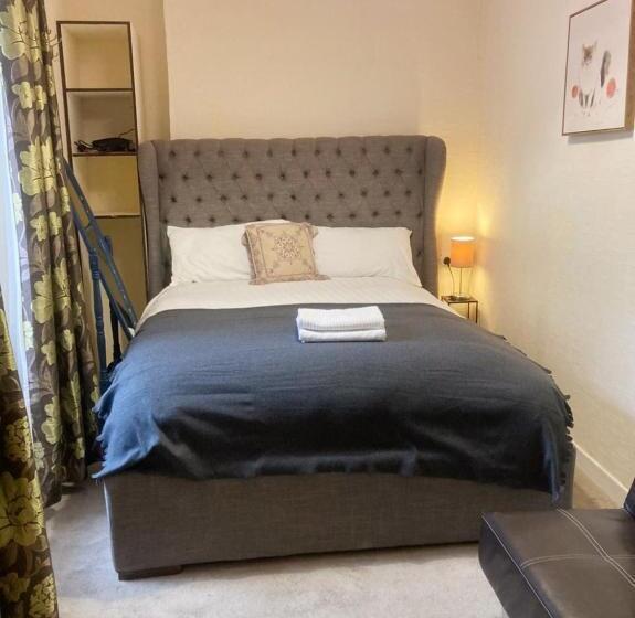 Bed and Breakfast Mulgrave Lodge