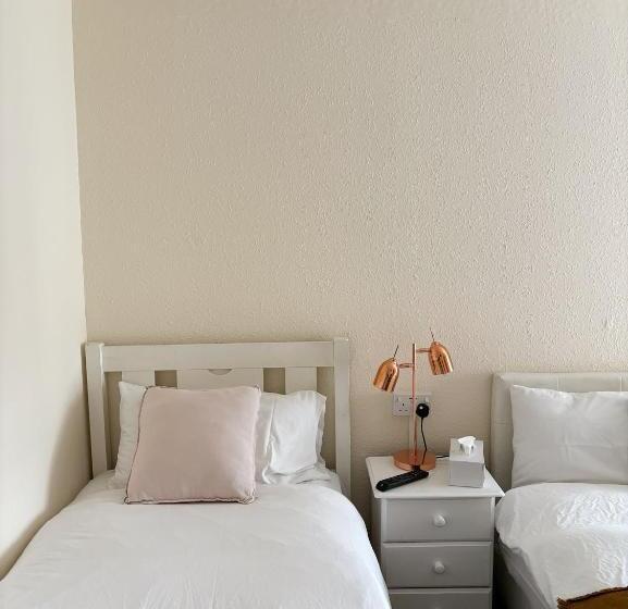 ベッドアンドブレックファースト Mulgrave Lodge