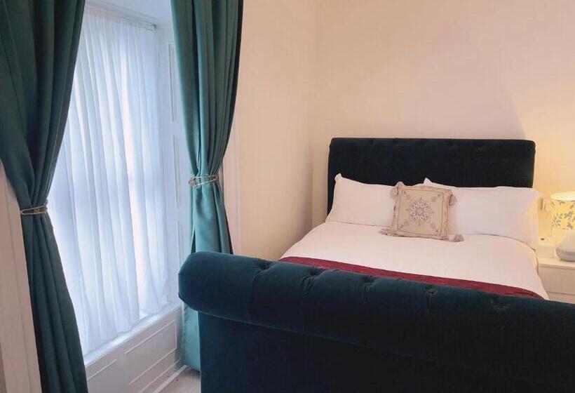 ベッドアンドブレックファースト Mulgrave Lodge