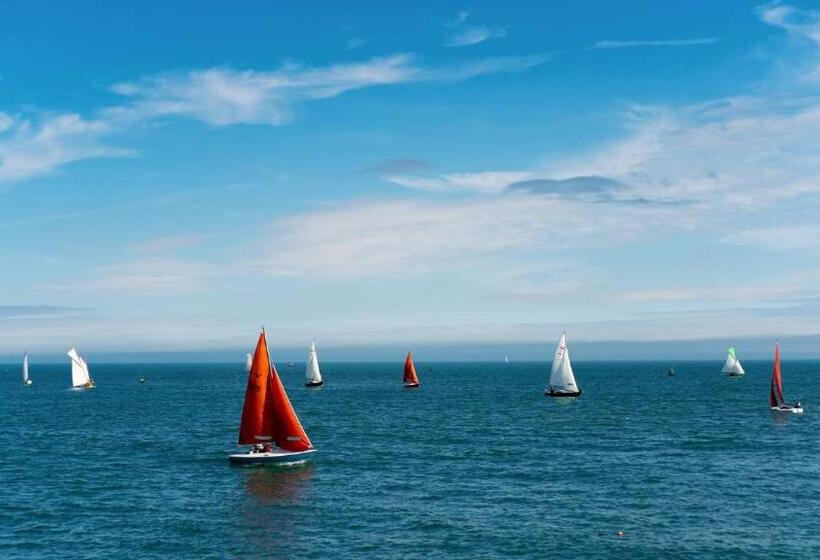 ベッドアンドブレックファースト Mulgrave Lodge