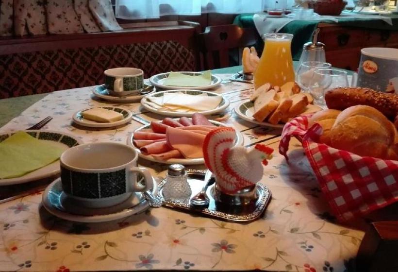 تختخواب و صبحانه Privatpension Gosaukammblick