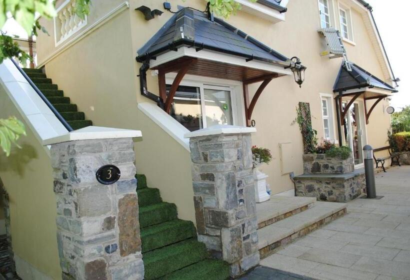 민박 Riverside Lodge