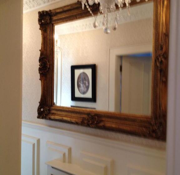 민박 Riverside Lodge