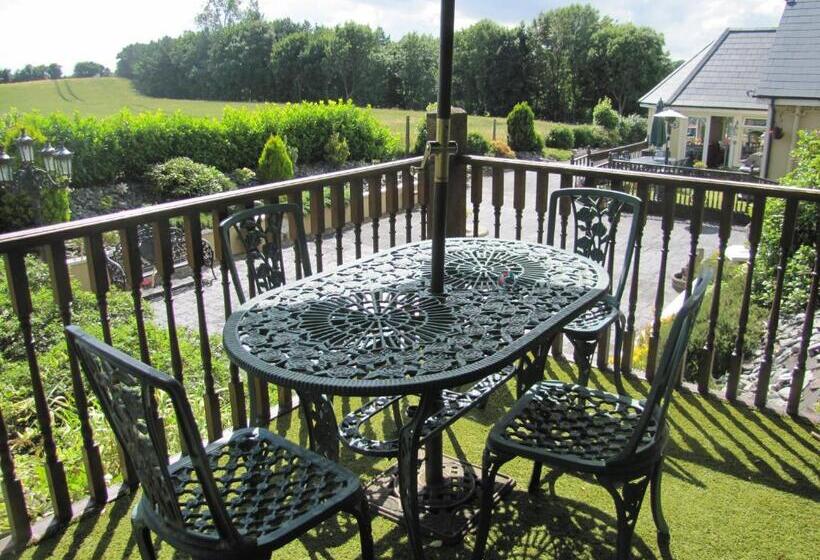 민박 Riverside Lodge