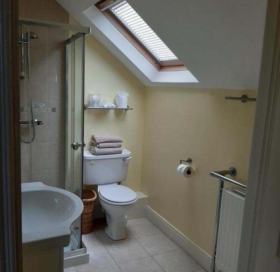 민박 Riverside Lodge