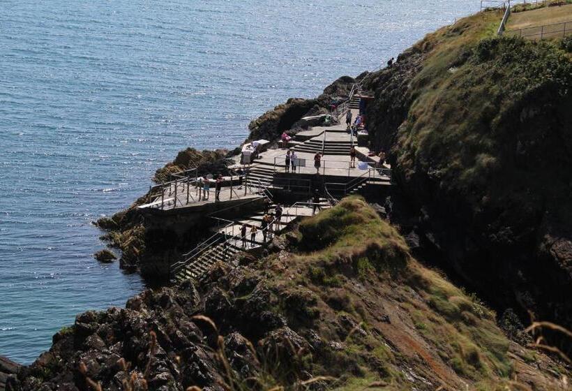 تختخواب و صبحانه Seacourt Accommodation Tramore Adult Only