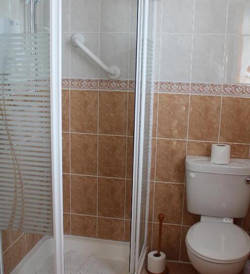 تختخواب و صبحانه Seacourt Accommodation Tramore Adult Only