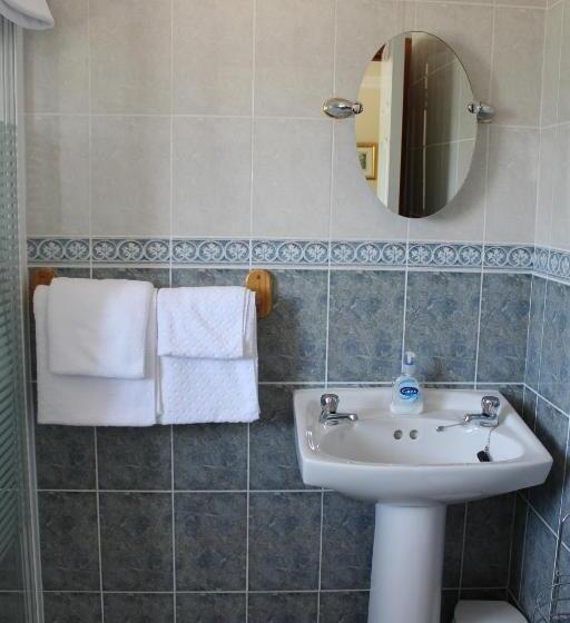 تختخواب و صبحانه Seacourt Accommodation Tramore Adult Only