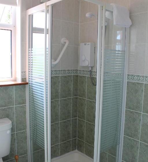 تختخواب و صبحانه Seacourt Accommodation Tramore Adult Only