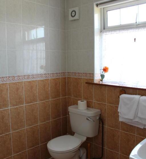 تختخواب و صبحانه Seacourt Accommodation Tramore Adult Only