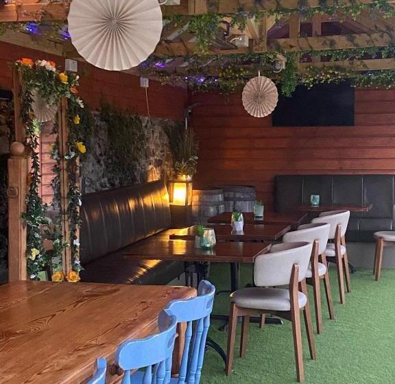 צימר The Baytree Restaurant & Guesthouse