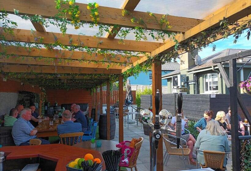 צימר The Baytree Restaurant & Guesthouse