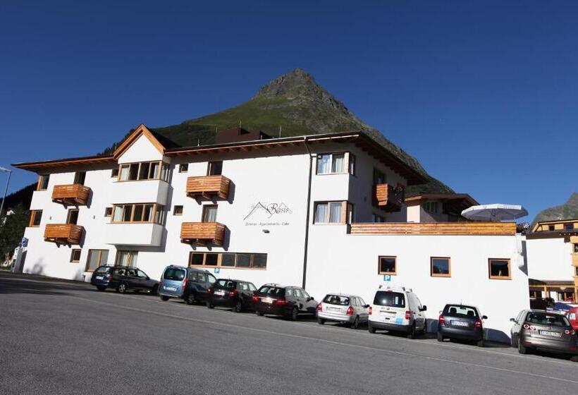 Berghotel Rasis