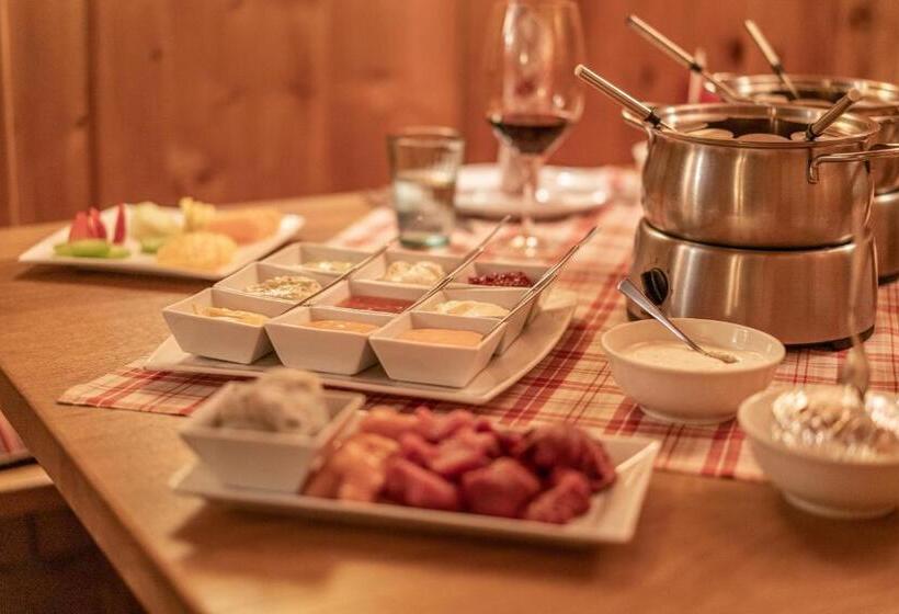 Enzian & Apartmenthotel Johannes