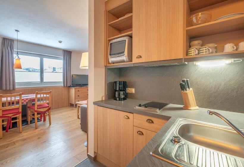 Enzian & Apartmenthotel Johannes