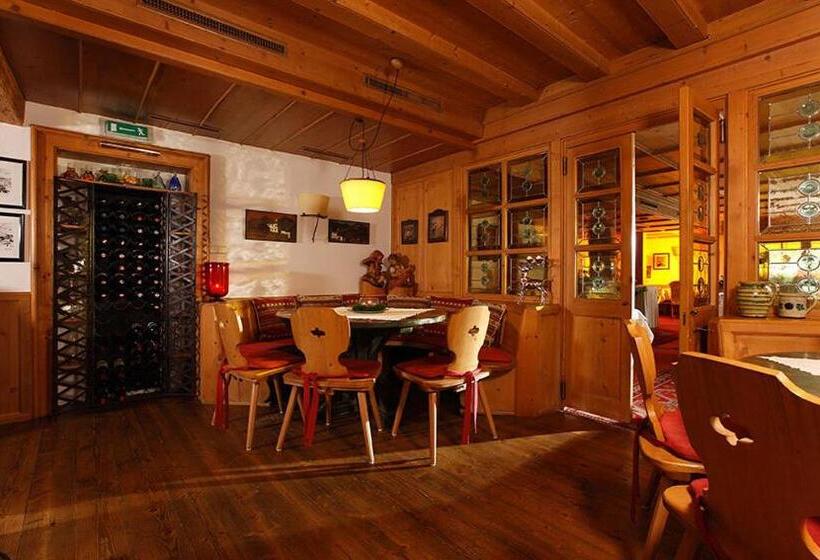 Enzian & Apartmenthotel Johannes