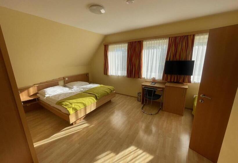 Highway   Bed & Breakfast