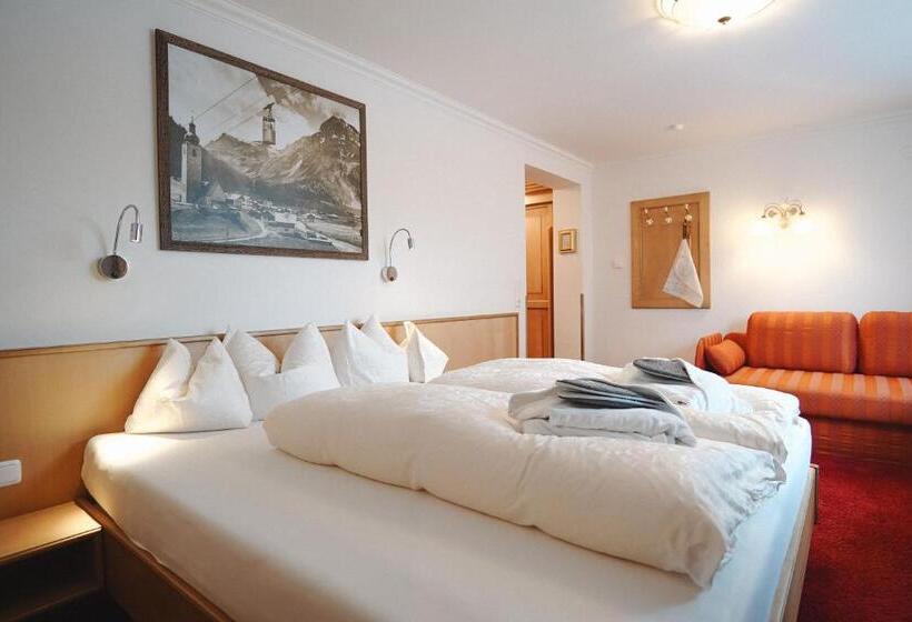 Отель Acerina Superior