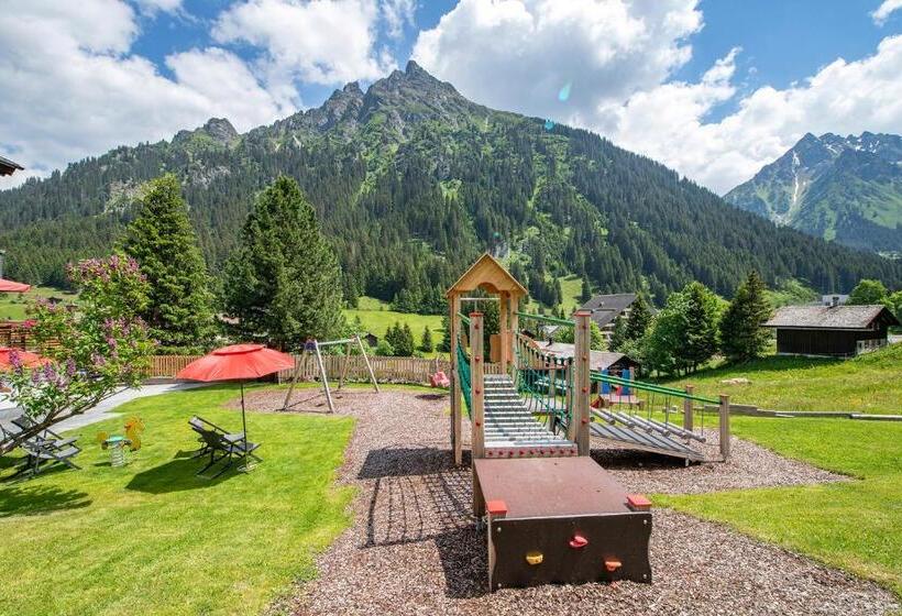 Отель Alpenrose