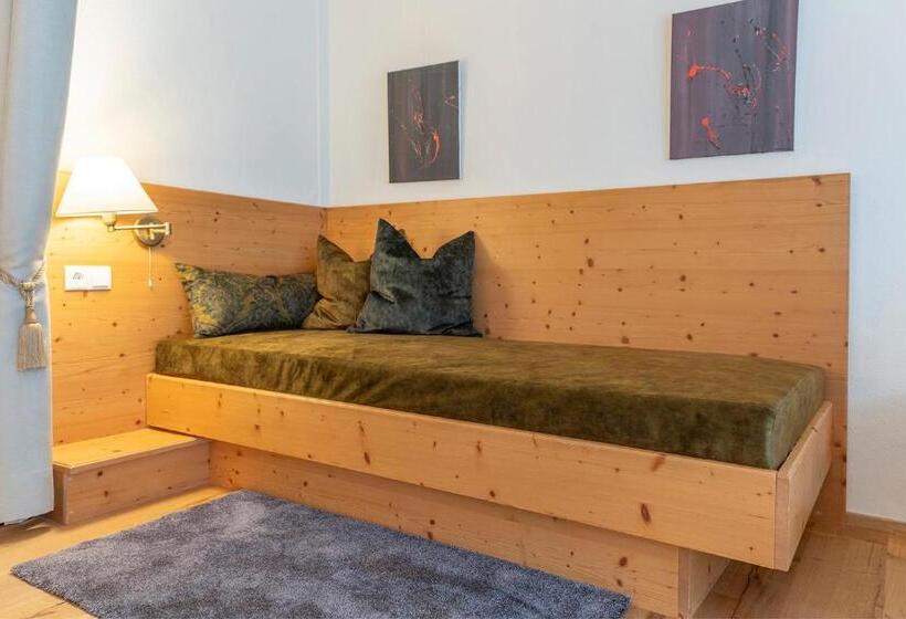 Отель Alpenrose