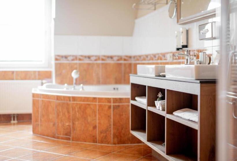 Отель Avita Resort Bad Tatzmannsdorf