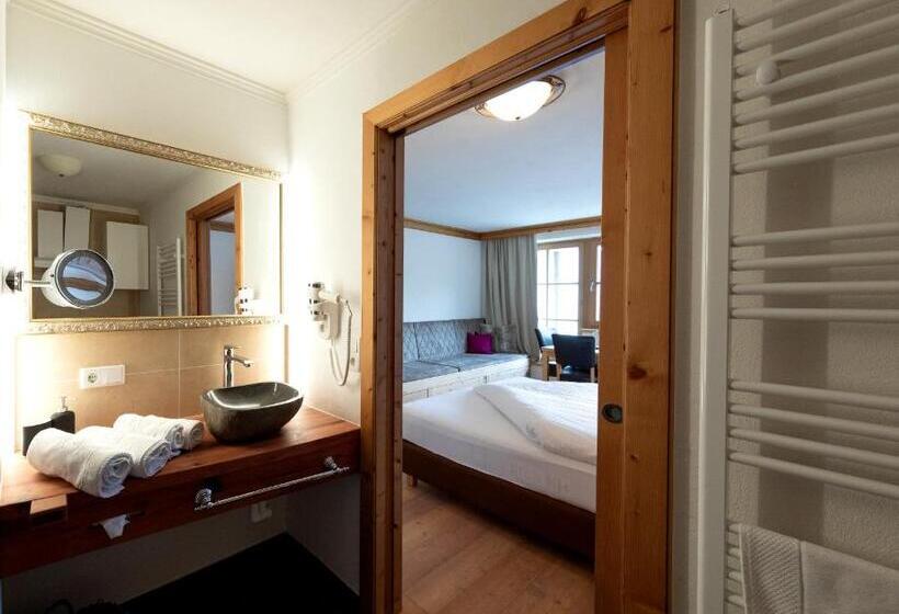 ホテル Und Alpen Apartments Mit Sauna   Bürglhöh