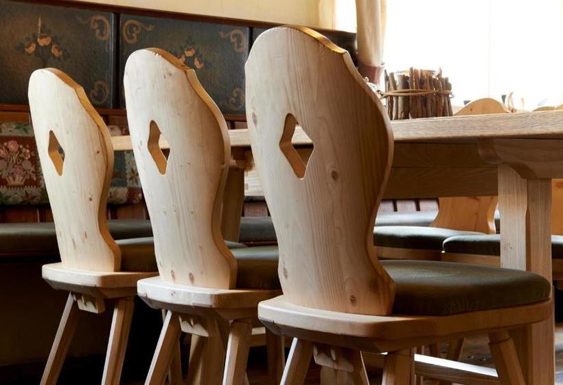 בית מלון כפרי Chen Döllacher Dorfwirtshaus