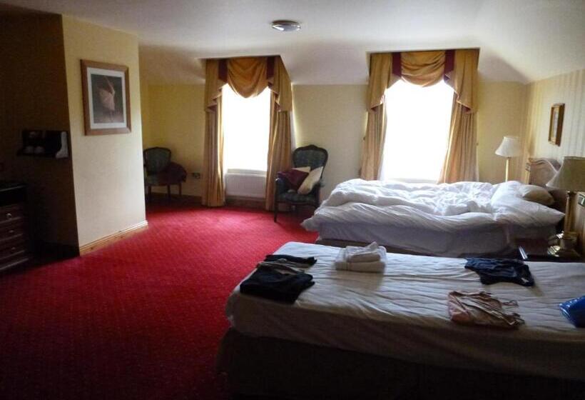 בית מלון כפרי Corbett Court