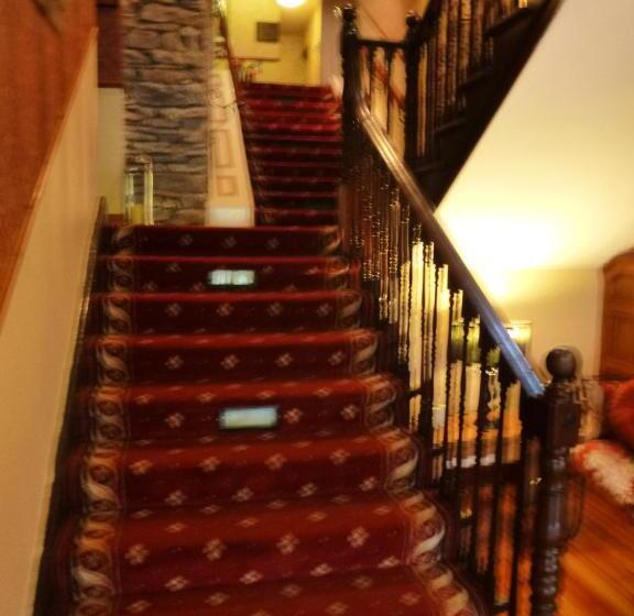 בית מלון כפרי Corbett Court