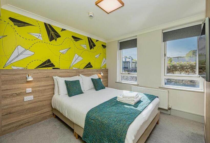 Отель Forty Four Main Street