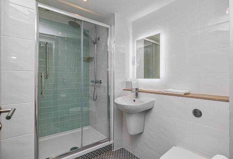 Отель Forty Four Main Street