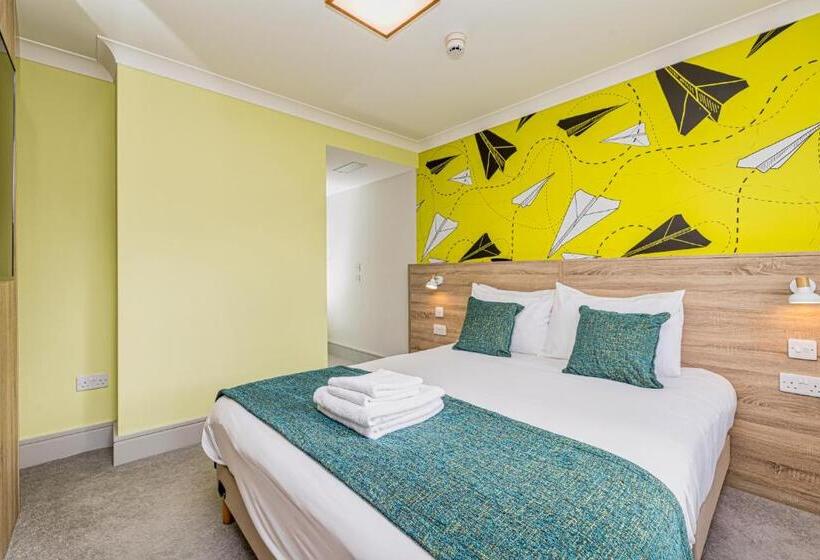 Отель Forty Four Main Street