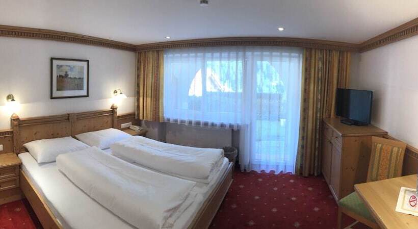 ホテル Garni Central Zimmer Studios Apartments