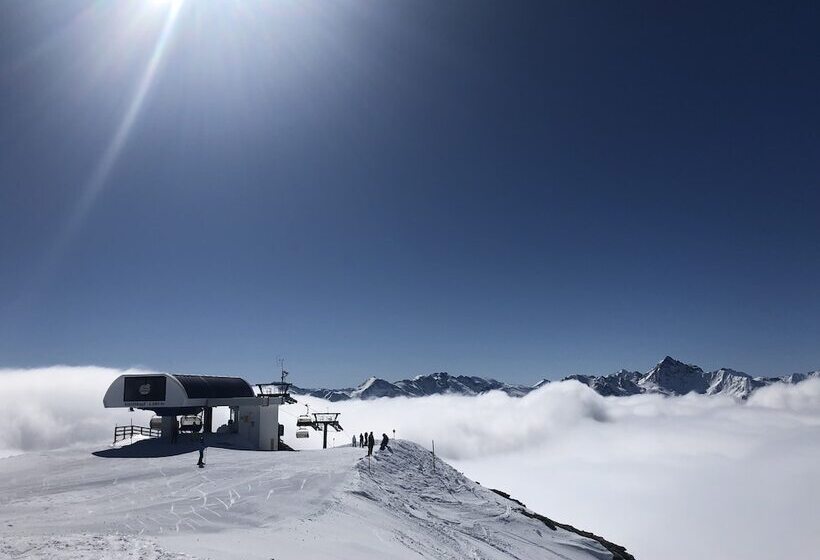 ホテル Garni Central Zimmer Studios Apartments