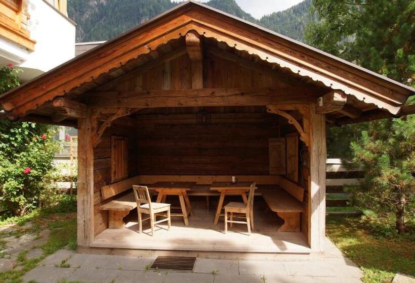 هتل Garni Obermair