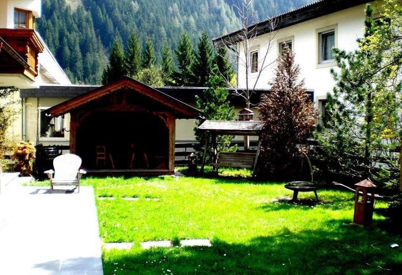 هتل Garni Obermair