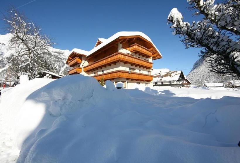 هتل Garni Weidacherhof