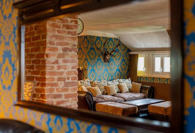 בית מלון כפרי Georgi Schloss   Boutique