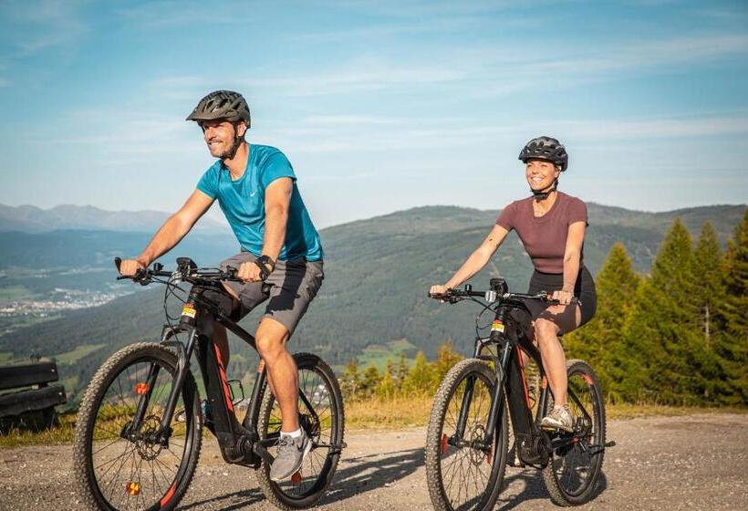 בית מלון כפרי Grizzly Sport & Motorrad Resort