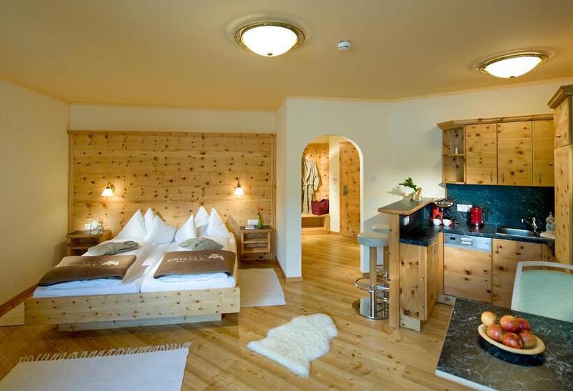 בית מלון כפרי Grizzly Sport & Motorrad Resort