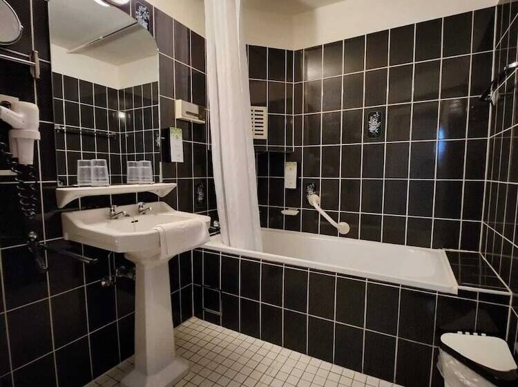 בית מלון כפרי Hôtel Francorchamps Pitlane Lodge