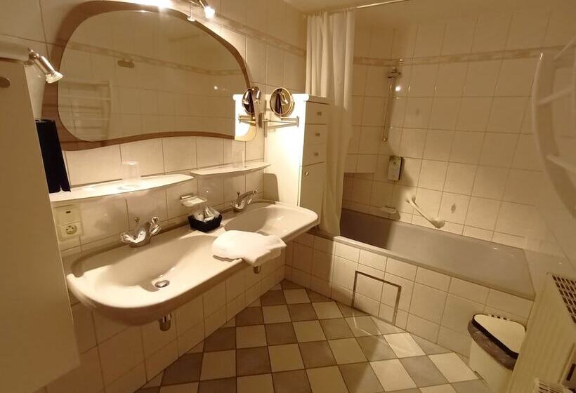 בית מלון כפרי Hôtel Francorchamps Pitlane Lodge