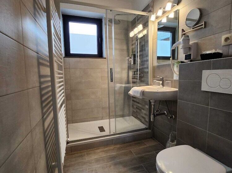 בית מלון כפרי Hôtel Francorchamps Pitlane Lodge