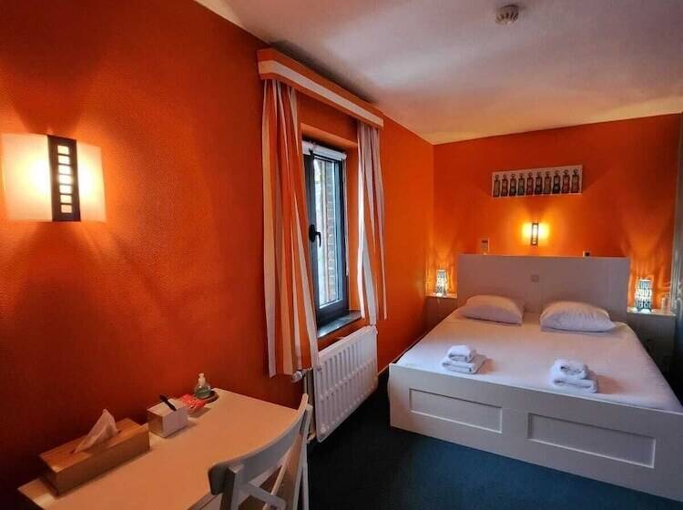 בית מלון כפרי Hôtel Francorchamps Pitlane Lodge