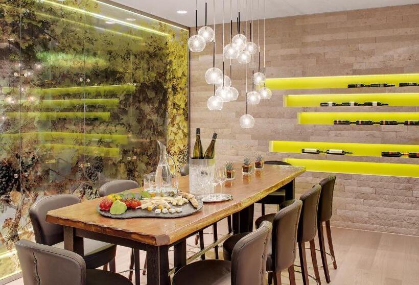 Отель Kremstalerhof