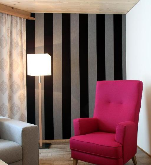 בית מלון כפרי Krone Langenegg