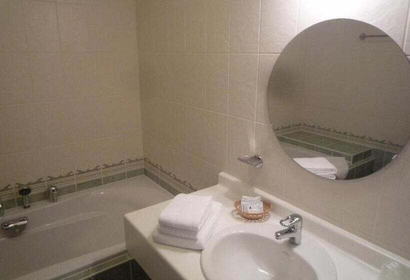 هتل Le Château De Rendeux