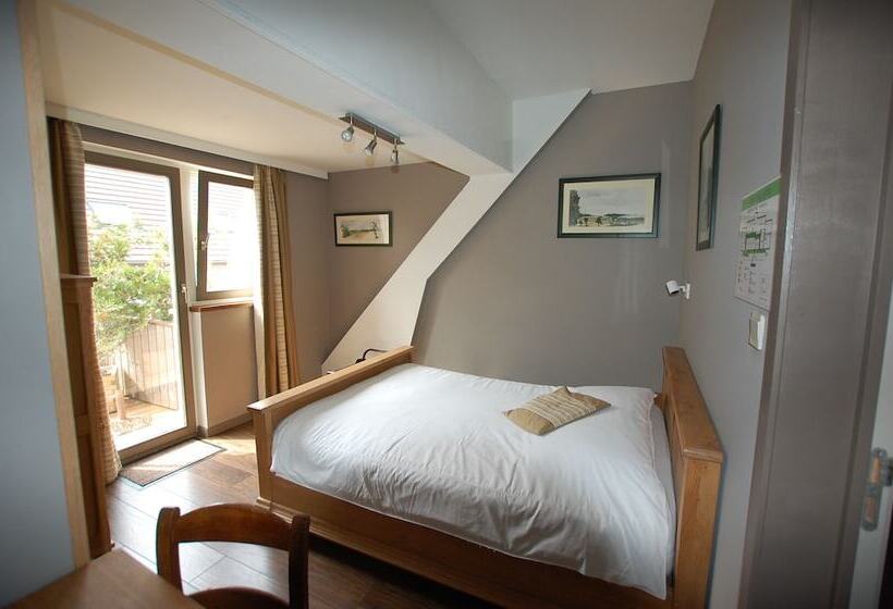 ホテル Piano 2   Mont St Guibert   Louvain La Neuve