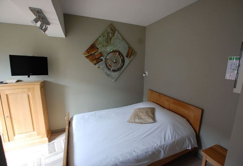 ホテル Piano 2   Mont St Guibert   Louvain La Neuve